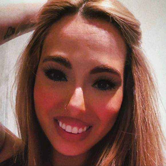 Meet your Posher, Amber lee - Picture 1 of 1